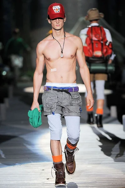 Look 8